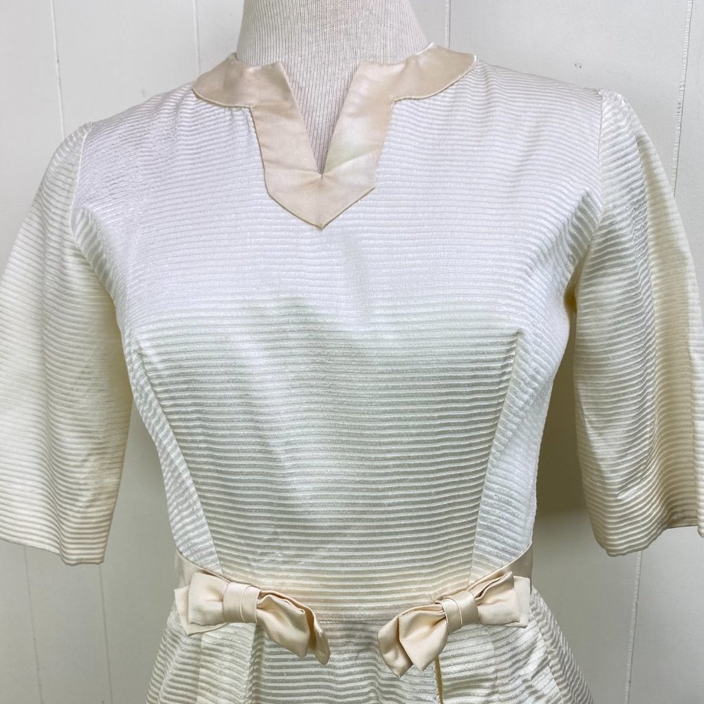 Vintage Ivory Ribbon Bow & Trim Wedding Dress - Picture 4 of 14